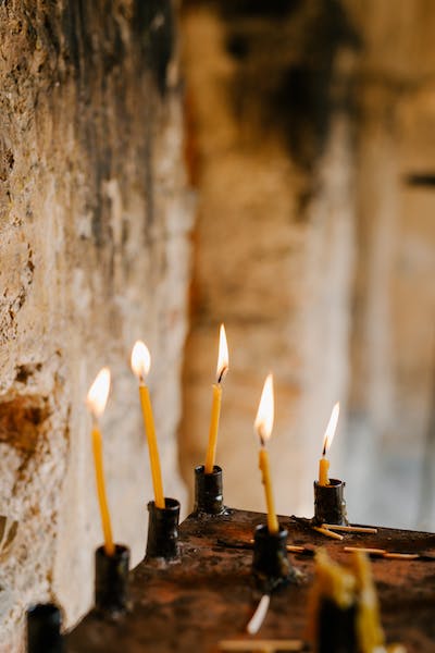 burning-candle-at-praying-place-in-Church-GCT